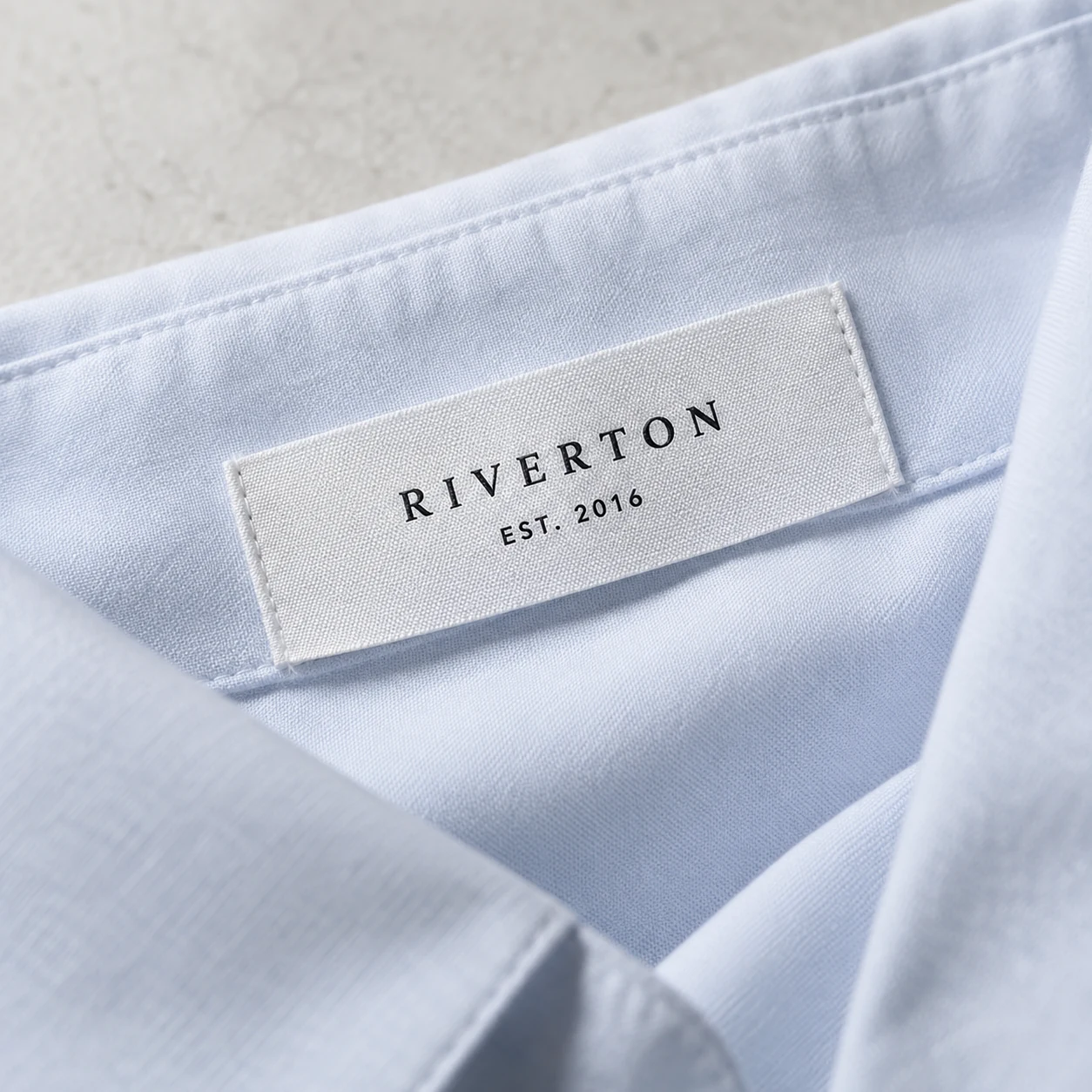 Lightweight plain-weave taffeta label